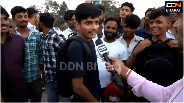 Gautam Singh Jaat speaking during a real street interview, where the viral line America kya kehta tha kya ho tum